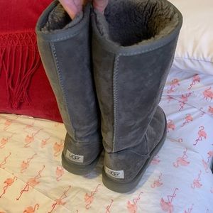 Size 8 grey UGG tall boots